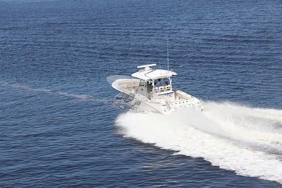 boston whaler.350 outrage.3 merc.05