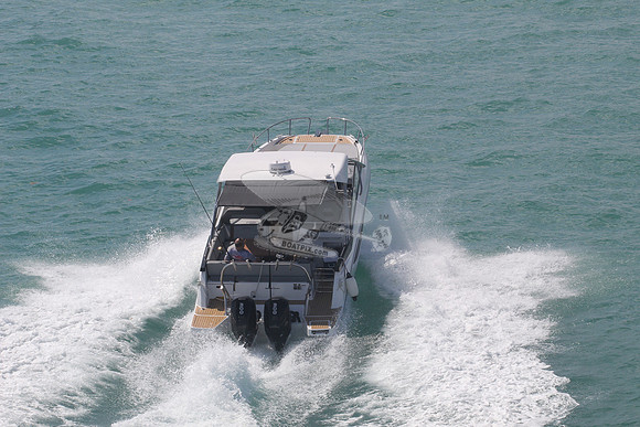 beneteau.flyer.10.2 merc.05
