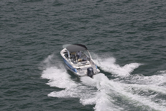 chaparral.blue.bowrider.01