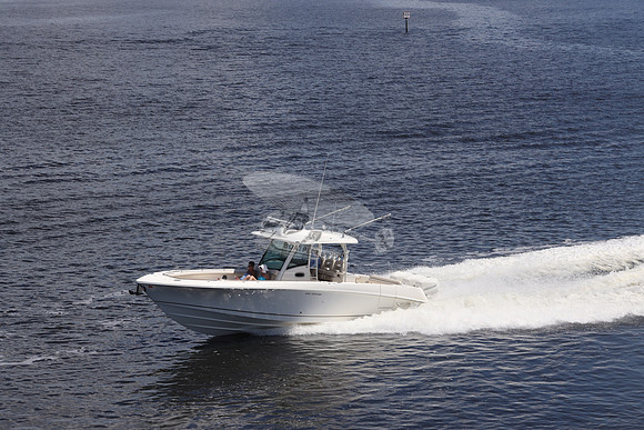 boston whaler.350 outrage.3 merc.25