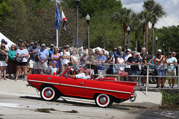 2H1501.AMPHICAR.RED.10