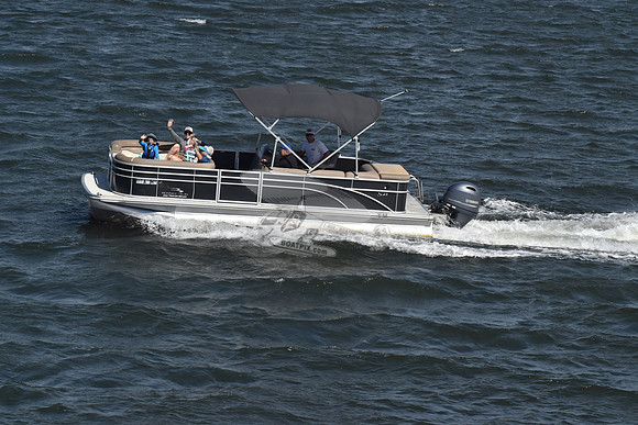 Bennington saltwater series.s23.4