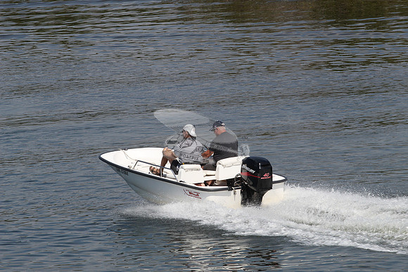 59E37484.BOSTON WHALER.7971