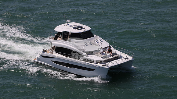 AQUILA YACHT.51