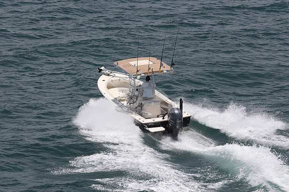 Dorado 23.dark hull.yamaha 200.01