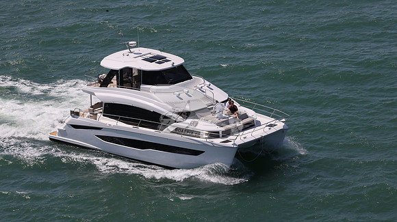 AQUILA YACHT.52