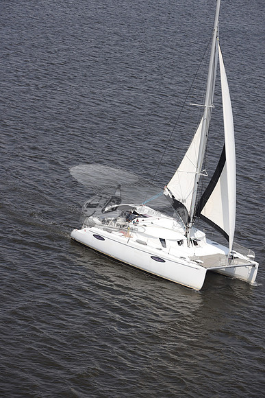 00000.CATAMARAN.055