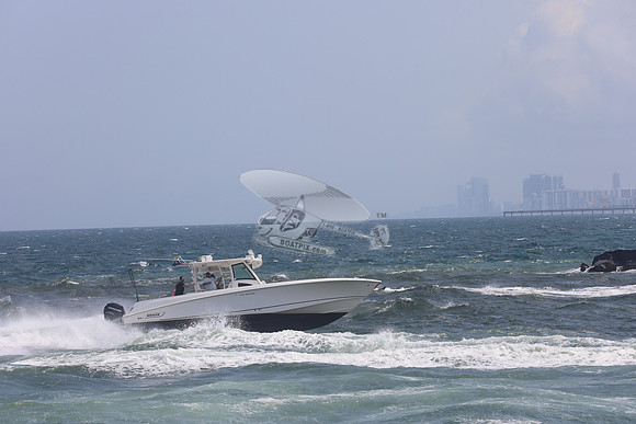 BOSTON WHALER37.656