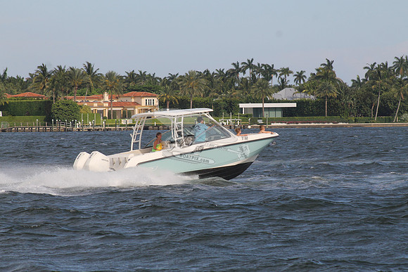 BOSTONWHALER27.LT BLUE.09