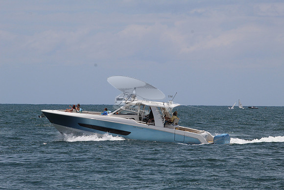 BOSTON WHALER42.FTL.06