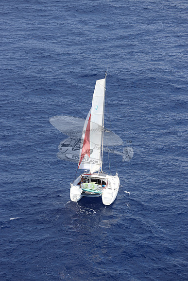 CHAMPAGNE MOMENT.SAIL38.20