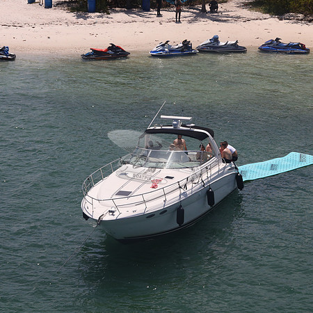 FEELIN NAUTI.108