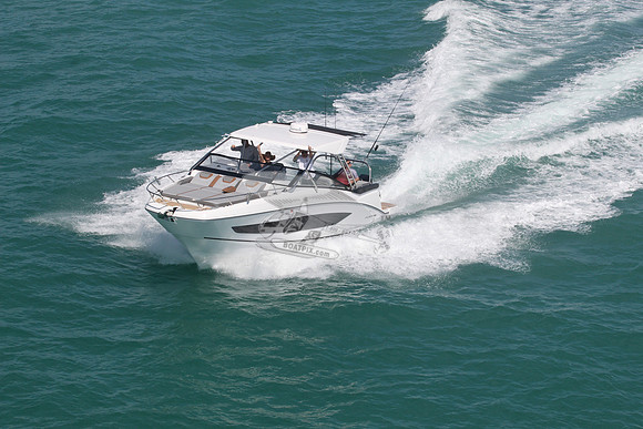 beneteau.flyer.10.2 merc.11