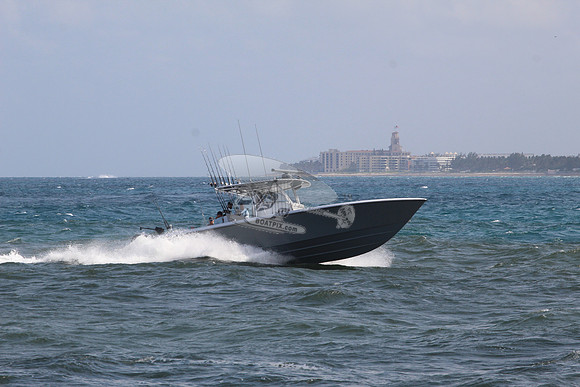 contender.3 merc.brown hull.1395