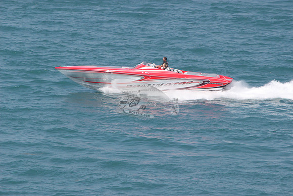 dominator.red gray.5590