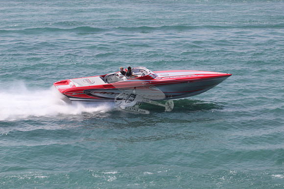 DOMINATOR.RED GRAY.6639