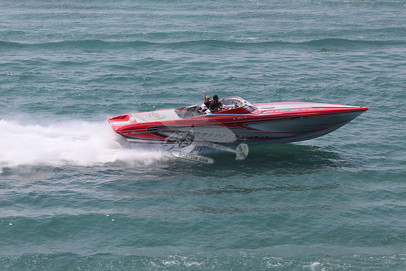 DOMINATOR.RED GRAY.6640