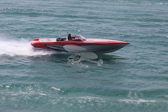 DOMINATOR.RED GRAY.6642