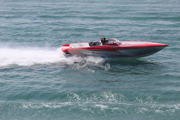 DOMINATOR.RED GRAY.6641