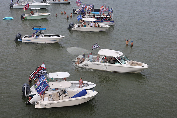 BOSTONWHALER32.512