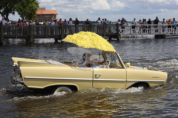 2H2120.YELLOW.AMPHICAR.3