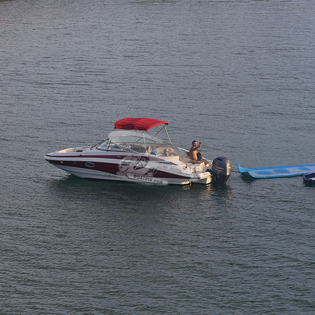 CROWNLINE.RED.FL..02