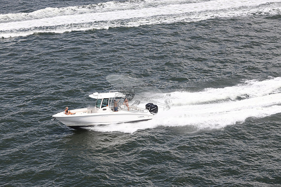 boston whaler.320 outrage.3