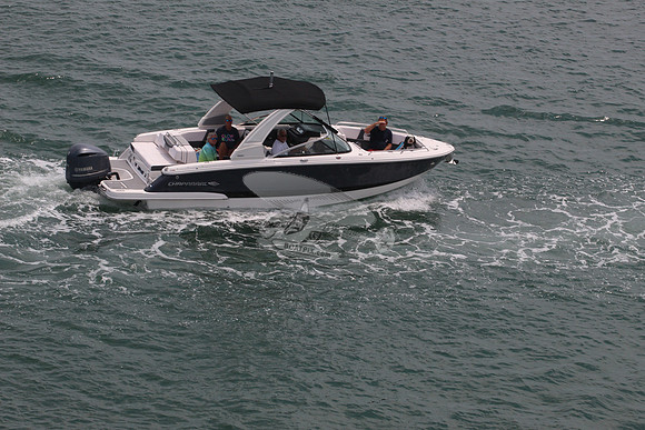 Chaparral.black.bowrider.one yamaha.2