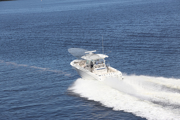 boston whaler.350 outrage.3 merc.04