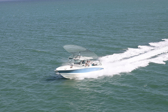boston whaler.370 outrage.2338
