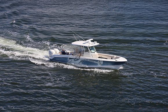 Boston Whaler.blue.2 merc.04