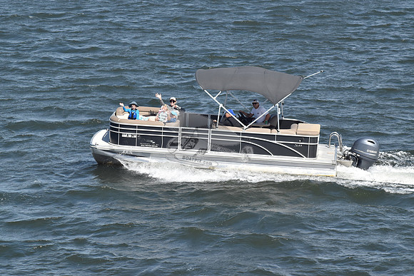 Bennington saltwater series.s23.3