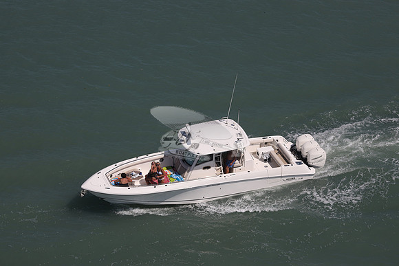 best whaler.350 Outrage.08