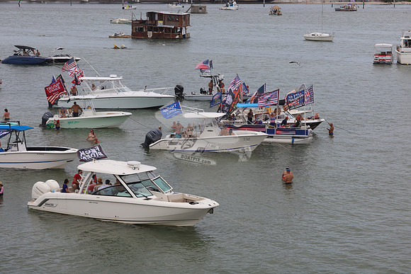 BOSTON WHALER32.3