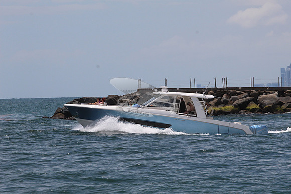 BOSTON WHALER42.FTL.03