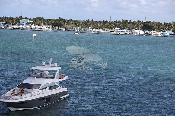 azimut.72.6945