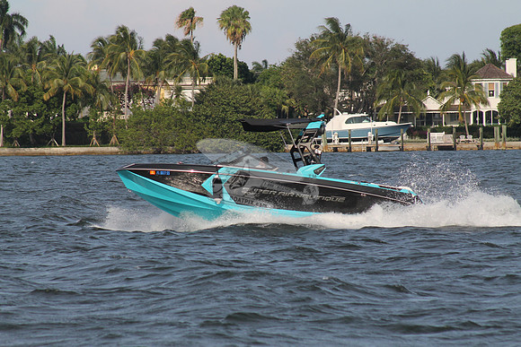 FL0677SS.2305