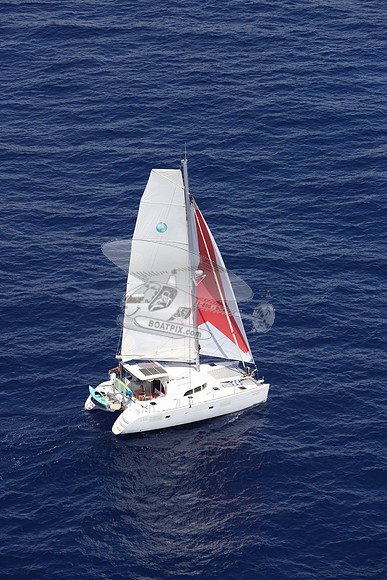 CHAMPAGNE MOMENT.SAIL38.32