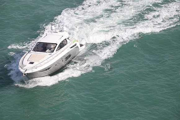azimut.tan hull.0693