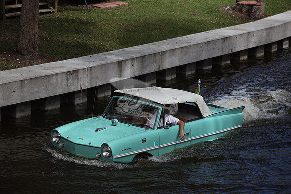 AMPHII.GREEN.WHITE TOP.AMPHICAR.07