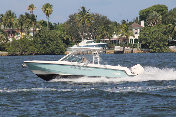 BOSTONWHALER27.LT BLUE.654
