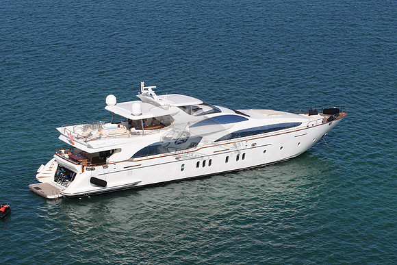 Azimut.red foreign flag.17