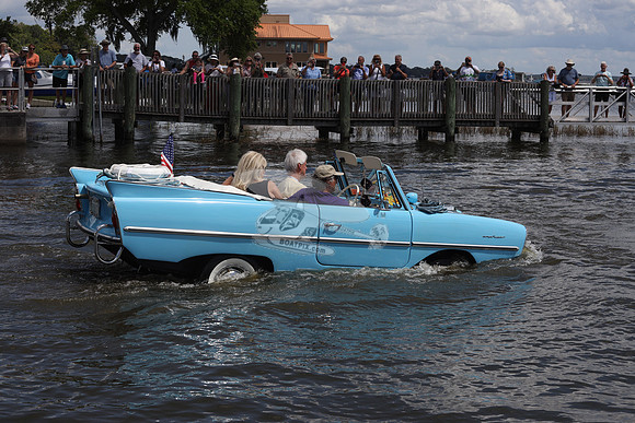 ABOAT2.BLUE.AMPHICAR.05