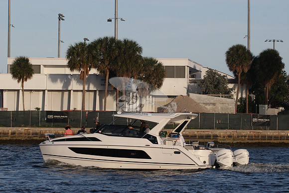 AQUILA.WHITE HULL 2 MERCURYS.052