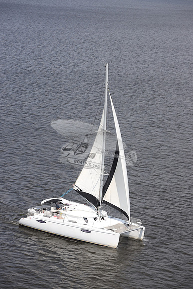00000.CATAMARAN.060