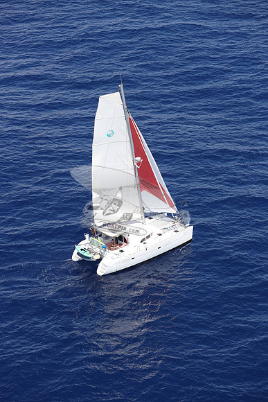 CHAMPAGNE MOMENT.SAIL38.30