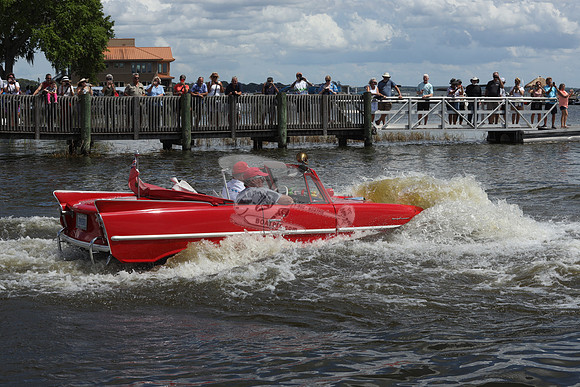 2H1501.AMPHICAR.RED.05