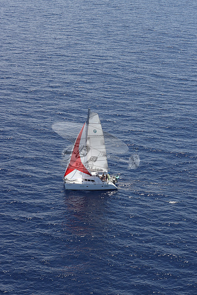 CHAMPAGNE MOMENT.SAIL38.05