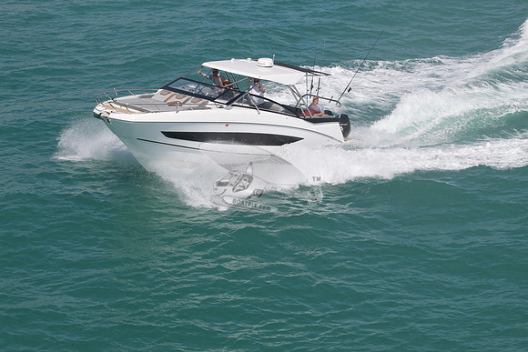 beneteau.flyer.10.2 merc.10