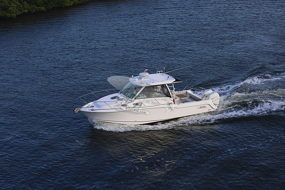 boston whaler.315 conquest.2